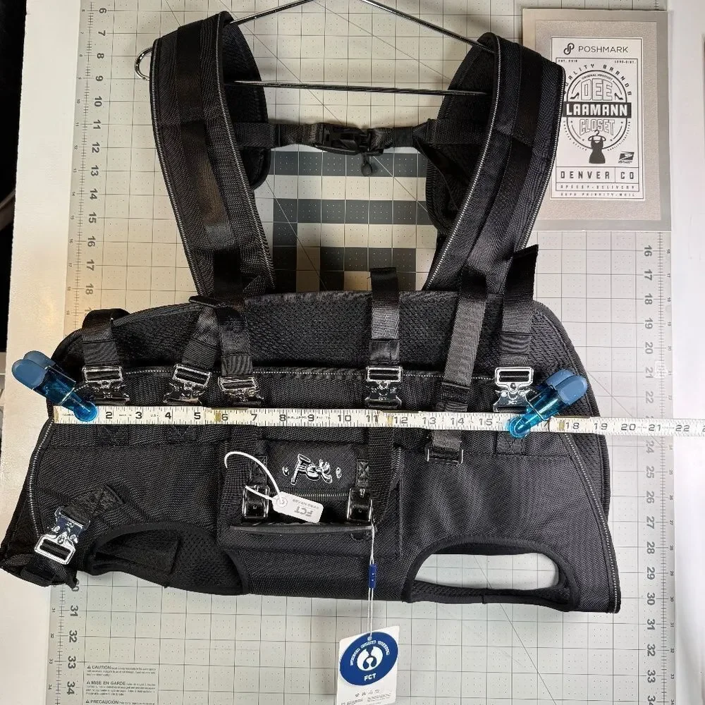 DOG CARRIER  |  RARE by F.C.T.  |  XL 24-35 LBS  |  QUALITY  |  (NWT)  |
